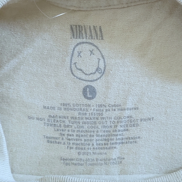 NIRVANA☸️ Two✌️ Tone Art🖼 Style Graphic Tee👕 - Picture 5 of 11